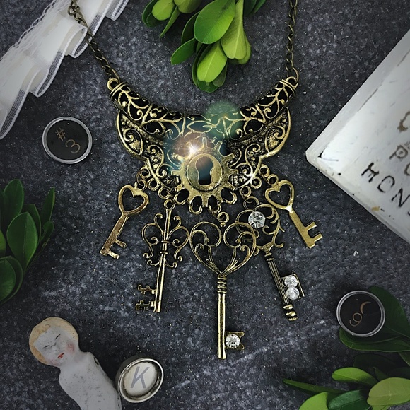 Lock Key Bib Statement Necklace Steampunk Vintage - Picture 2 of 4